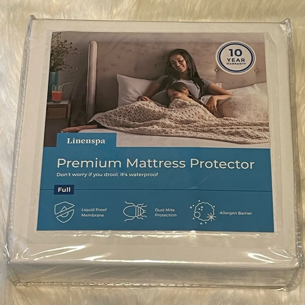 NEW - Waterproof Mattress Protector - White